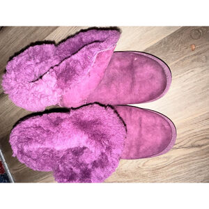 Women's UGG Purple Pink Suede Fur Lined Slippers Size 9